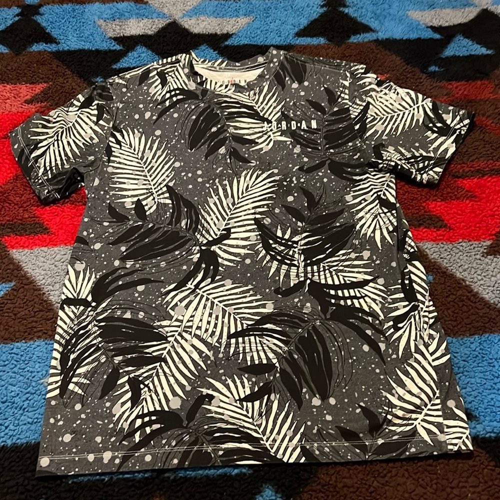 Medium Jordan tee
